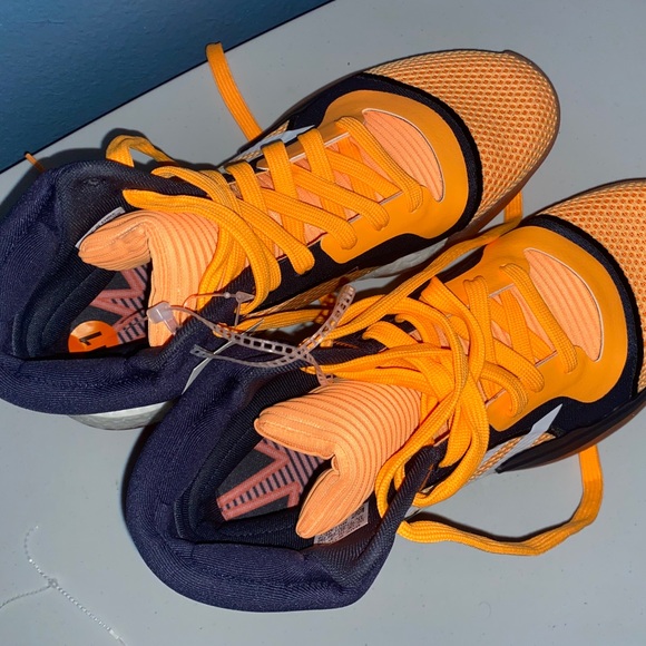 Adidas Marquee Boost Mid-Vegas - Picture 2 of 4